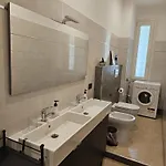 Cit Lovely House * Турин